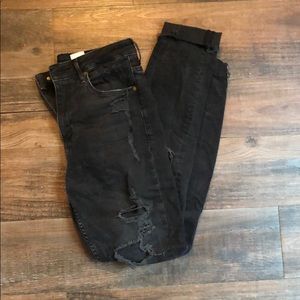 Destroyed H&M black skinny jeans
